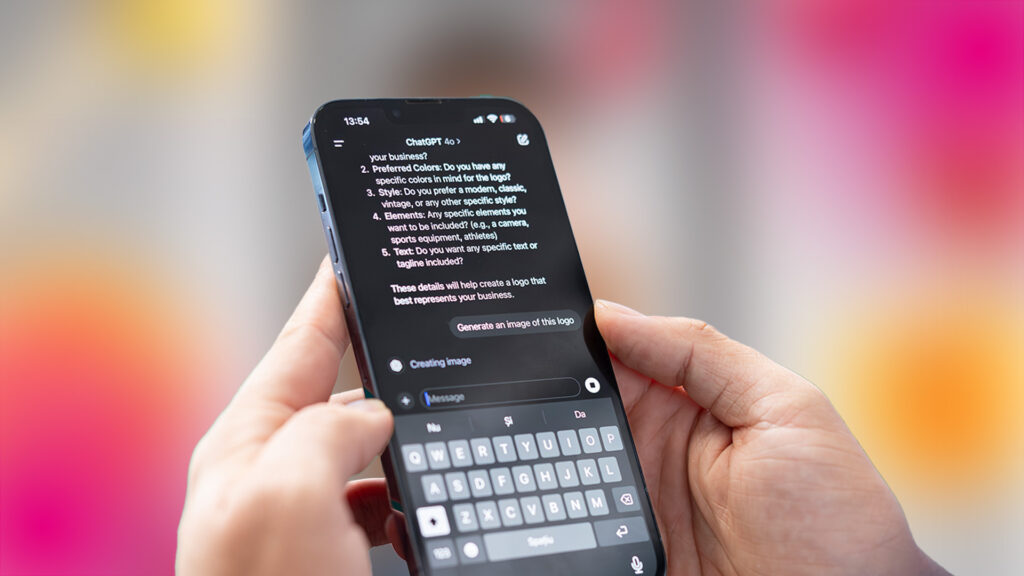 Ejemplo de uso de ChatGPT en smartphone para generar prompts de marketing y automatizar contenido